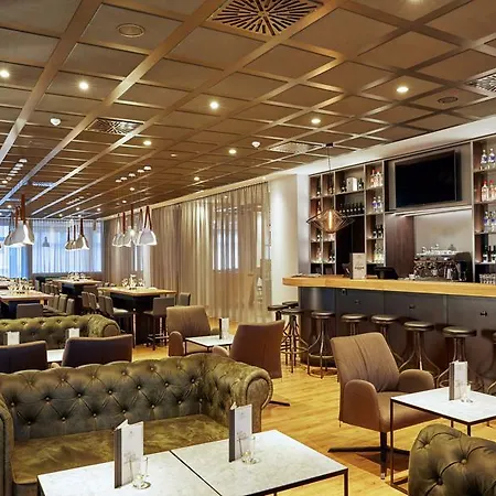 H4 Hotel 4*